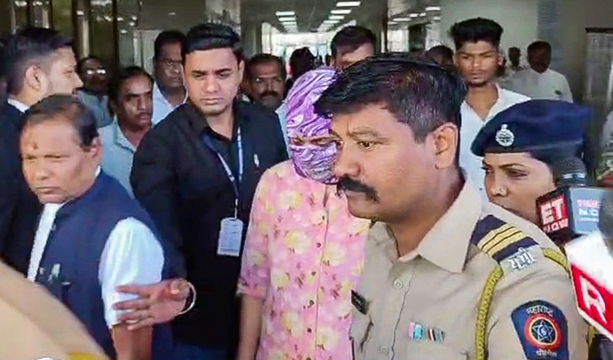 ऑफिस में मुझे नीचे छूते थे... अश्लीलता का खेल रोज खेला, मेरे भगवान को गालियां दी, नासिक कांड की वो रोंगटे खड़े करने वाली कहानी