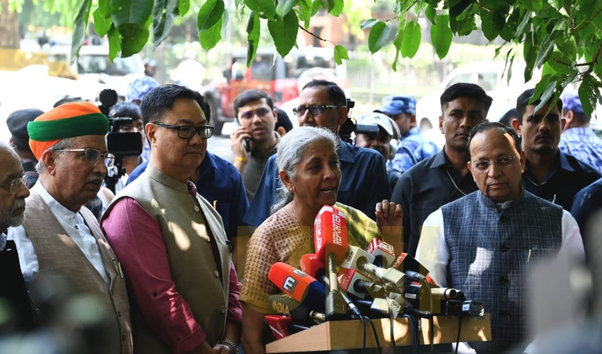 Mallikarjun Kharge के 'विवादित बोल' पर BJP का हल्लाबोल, Election Commission से हुई शिकायत।