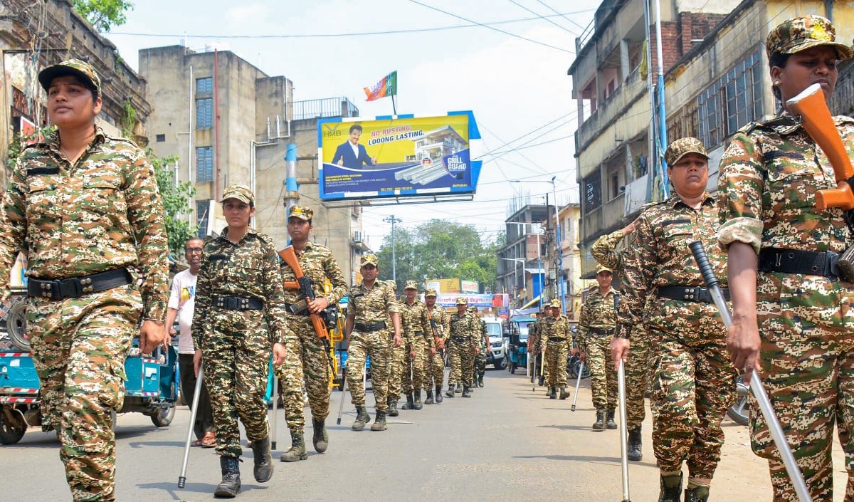 West Bengal Election Phase 2: बंगाल में चप्पे-चप्पे पर पैनी नजर, 2321 Central Forces कंपनियां तैनात