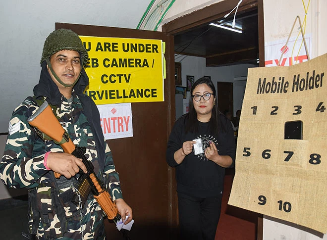 तमिलनाडु और पश्चिम बंगाल में विधानसभा चुनाव के लिए मतदान