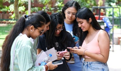 अब Internet पर मंडरा रहा खतरा? Iran की समुद्री केबल और क्लाउड नेटवर्क को निशाना बनाने की चेतावनी