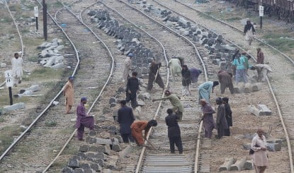 कंगाली में डूबा Pakistan Railway, Staff की कमी से पूरा Network ठप होने का खतरा