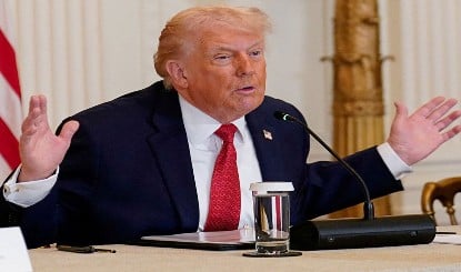 Donald Trump के Pentagon में बड़ी उथल-पुथल, नौसेना सचिव के इस्तीफे पर Iran ने ली चुटकी