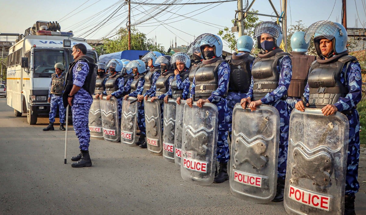West Bengal Election | देसी बम से हमला, वोटरों को डराने-धमकाने के आरोप, मुर्शिदाबाद में TMC बनाम हुमायूँ कबीर