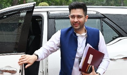 दलबदल कानून के तहत Chadha समेत 3 सांसदों पर गिरेगी गाज? संजय सिंह बोले - सभापति को पत्र देंगे