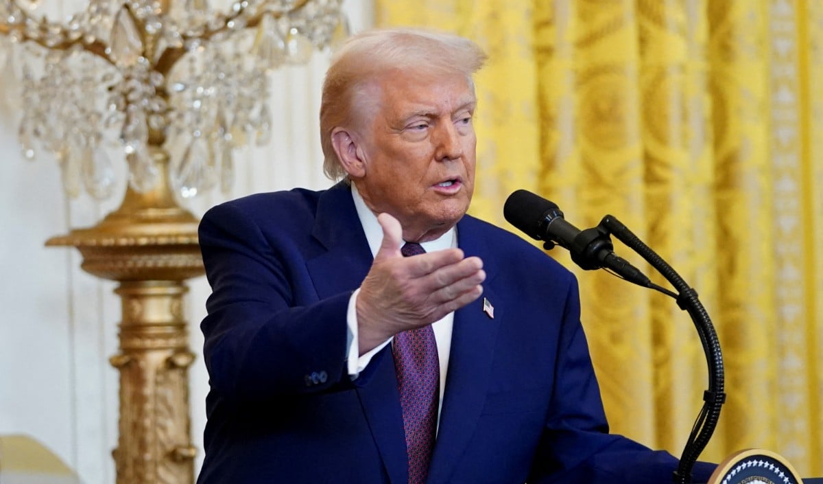 Donald Trump का बड़ा बयान: Iran के खिलाफ 'परमाणु विकल्प' खारिज, बोले- नौसैनिक नाकाबंदी 100% सफल