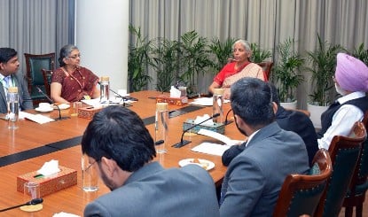 बैंकिंग सुरक्षा पर 'Claude Mythos' का साया! वित्त मंत्री Nirmala Sitharaman ने बुलाई हाई-लेवल मीटिंग, साइबर युद्ध की तैयारी!