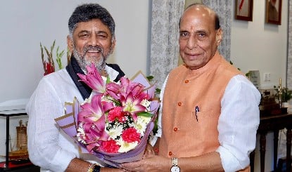 Bengaluru के विकास में रोड़ा बने एयरपोर्ट नियम? DK शिवकुमार ने Rajnath Singh से की सीधी बात