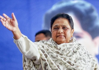 UP Politics में हलचल! Mayawati का कड़ा संदेश, अनुशासनहीनता पर 2 बड़े नेता Party से बाहर