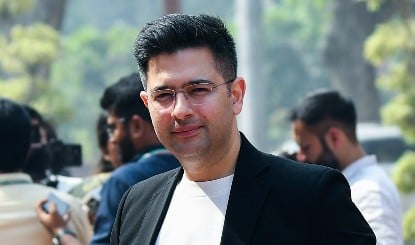 AAP का राज्यसभा में अस्तित्व संकट! Raghav Chadha के साथ 7 सांसदों का दावा, मगर BJP के 