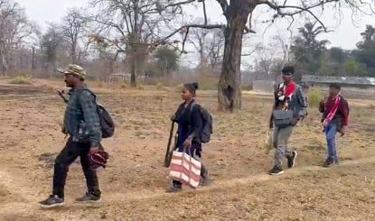 Chhattisgarh के 47 Maoists ने Telangana में डाले हथियार, Naxal मूवमेंट पर इसे माना जा रहा Final Strike