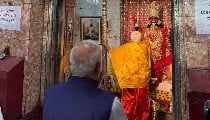 जहां चढ़ता है Non-Veg प्रसाद, उस ऐतिहासिक कालीबाड़ी मंदिर में PM Modi ने क्यों की विशेष पूजा?