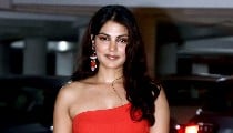 Sushant Singh Rajput Case: Rhea Chakraborty को कोर्ट से बड़ी राहत, Special Court ने दिया आदेश