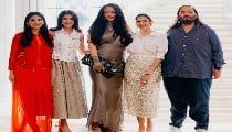 Mumbai में Rihanna का देसी स्वैग, अंबानी परिवार संग की आरती, फूलों से खेली होली