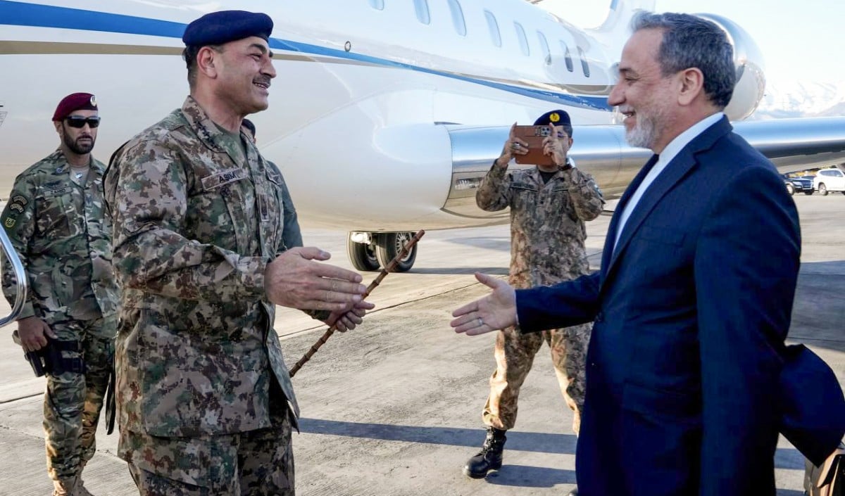 US-Iran Tensions | ईरान के विदेश मंत्री Abbas Araghchi ने Pakistan लौटने के बाद सेना प्रमुख मुनीर से मुलाकात की