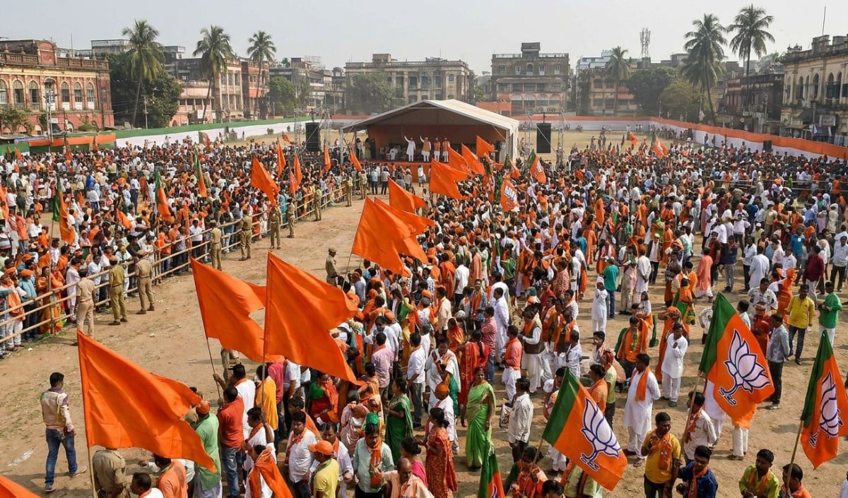 West Bengal Election में फिर हिंसा, BJP नेता Pawan Singh के घर के बाहर फायरिंग, CISF जवान को लगी गोली