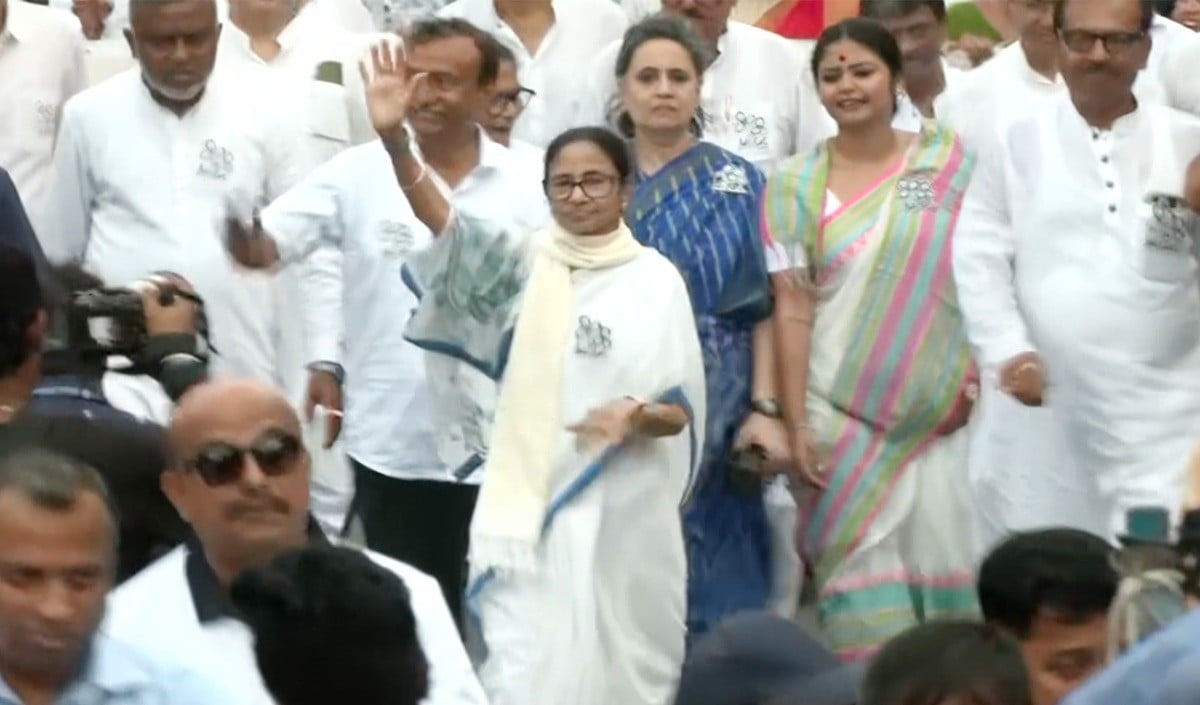Bhabanipur Election: ममता बनर्जी की पदयात्रा से सड़कों पर जनसैलाब, Drone से रखी जा रही है नज़र