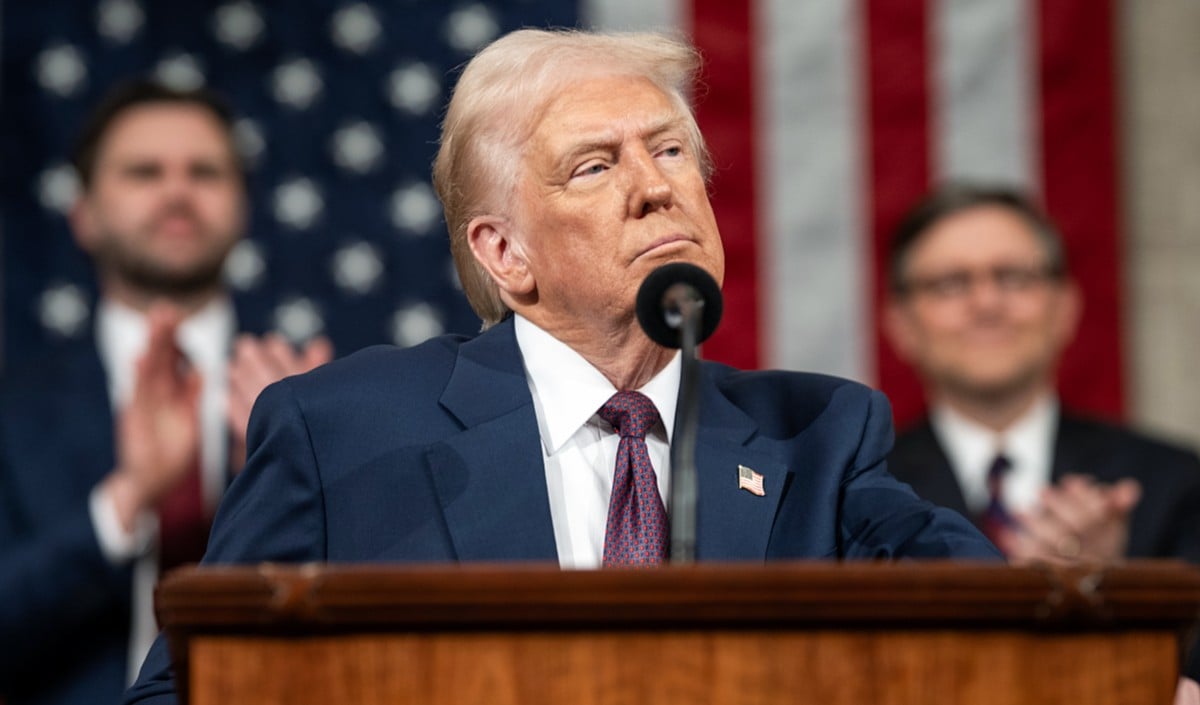 Donald Trump की Iran को 'विनाशकारी' चेतावनी, '3 दिन में फट सकता है ईरान का तेल इंफ्रास्ट्रक्चर'