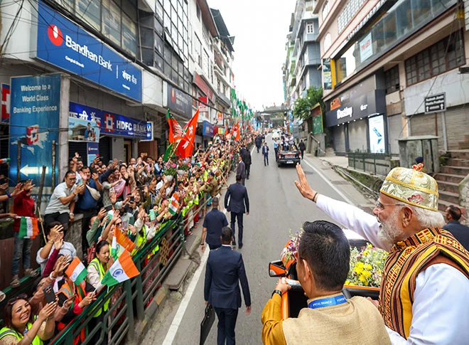 प्रधानमंत्री मोदी ने सिक्किम की यात्रा
