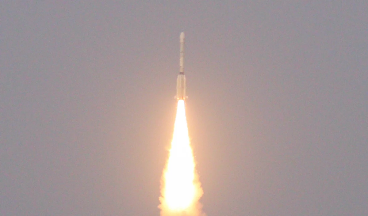 NASA Moon mission 2026 | चंद्रमा के रास्ते में 'टेक सपोर्ट' की गुहार! Artemis II क्रू के Microsoft Outlook ने अंतरिक्ष में दिया धोखा