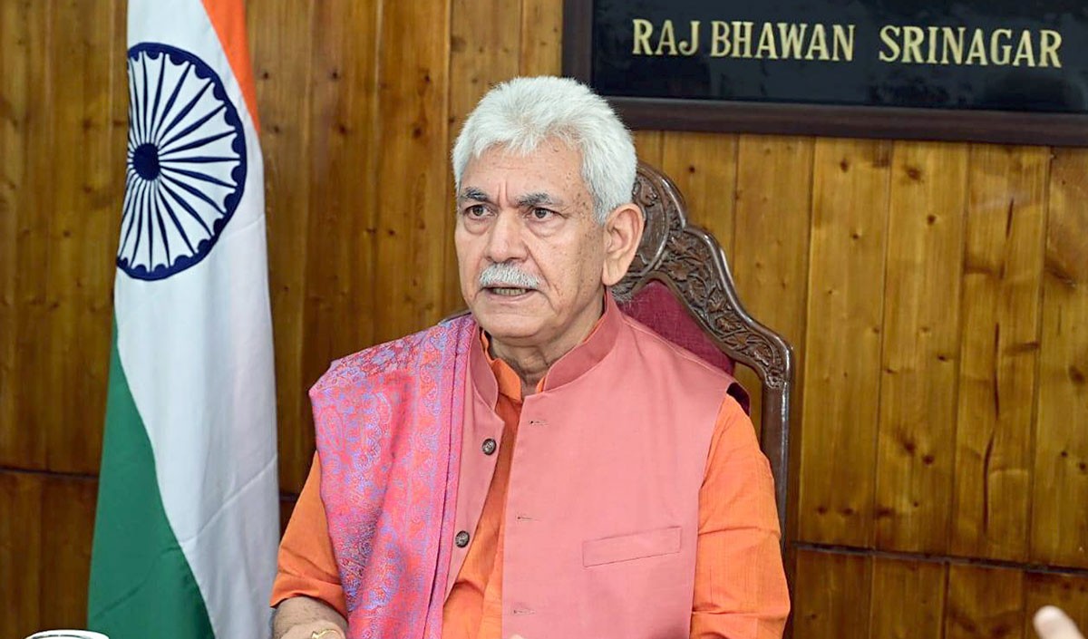 Ganderbal Encounter मामले पर J&K में सियासत तेज, LG Manoj Sinha ने दिए घटना की मजिस्ट्रेट जांच के आदेश