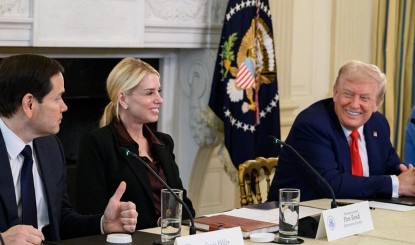 Donald Trump का बड़ा एक्शन, करीबी सहयोगी Pam Bondi की छुट्टी, US Justice Department में हड़कंप
