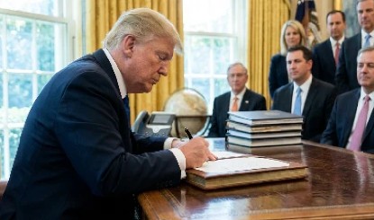 ट्रंप ने अब क्यों ठोका 100% टैरिफ? किस सेक्टर में मचा कोहराम