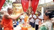 Bodh Gaya से Sri Lanka तक Vesak की धूम, जानें दुनिया कैसे मना रही है भगवान बुद्ध का पर्व