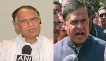 Pawan Khera Bail Plea: घर ऐसे घेर लिया, जैसे किसी आतंकी को पकड़ने आए हों, सुप्रीम कोर्ट में तीखी बहस