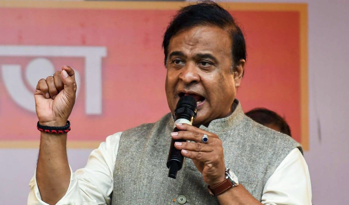 असम चुनाव में 'पाकिस्तानी' दखल? मुख्यमंत्री हिमंत बिस्वा सरमा का कांग्रेस पर सनसनीखेज आरोप, पत्नी के अपमान पर FIR दर्ज