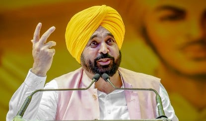 Punjab Administrative Reshuffle | पंजाब में बड़ा प्रशासनिक फेरबदल! 4 उपायुक्तों सहित 12 IAS अधिकारियों के तबादले