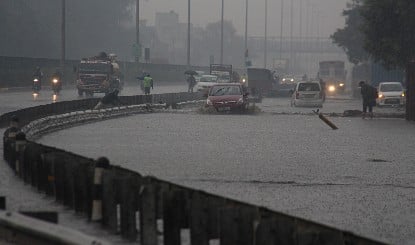 Noida के बाद अब Delhi की बारी? IMD का Yellow Alert, तेज आंधी-पानी का बढ़ा खतरा
