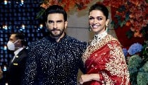 पति से प्यारी विचारधारा!! Ranveer Singh स्टारर धुरंधर की सफलता पर Deepika Padukone की चुप्पी पर उठ रहे सवाल पति से प्यारी विचारधारा!! Ranveer Singh स्टारर धुरंधर की सफलता पर Deepika Padukone की चुप्पी पर उठ रहे सवाल