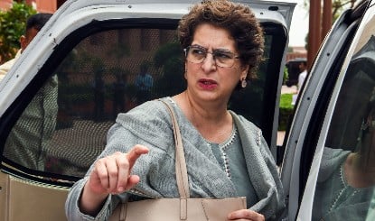 खड़गे पर Himanta Sarma की टिप्पणी से बढ़ा सियासी बवाल, Priyanka Gandhi ने PM Modi से मांगा जवाब