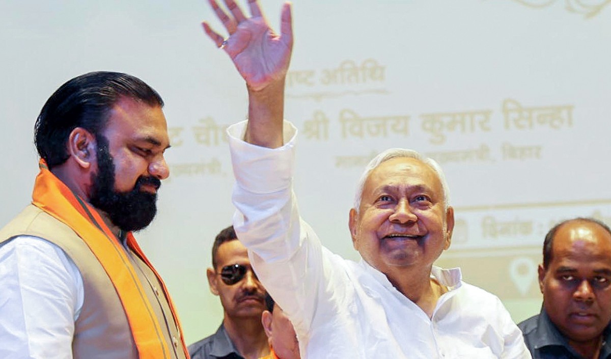 Nitish Kumar की शपथ के साथ Bihar में नई सरकार का Countdown शुरू, BJP की Delhi में अहम बैठक