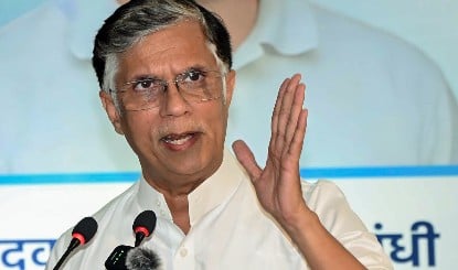 पवन खेड़ा ने तेलंगाना HC में अग्रिम जमानत अर्जी दी, बोले- राहुल गांधी का सिपाही हूं, डरूंगा नहीं