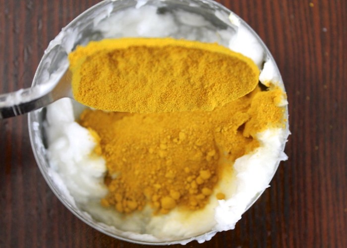 Haldi Astro Remedy: घर में है Negative Energy? 9 दिन करें हल्दी का ये अचूक उपाय, मिलेगा Instant Result