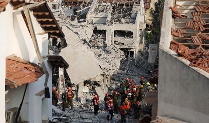 Israel-Lebanon War | महायुद्ध की आहट तेज! सीज़फ़ायर के बीच इज़रायल का बेरूत पर भीषण हमला, 182 की लोगों की मौत