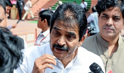 Keralam में वोटिंग के बीच KC Venugopal का बड़ा दावा, UDF 100 पार, Pinarayi से तंग है जनता