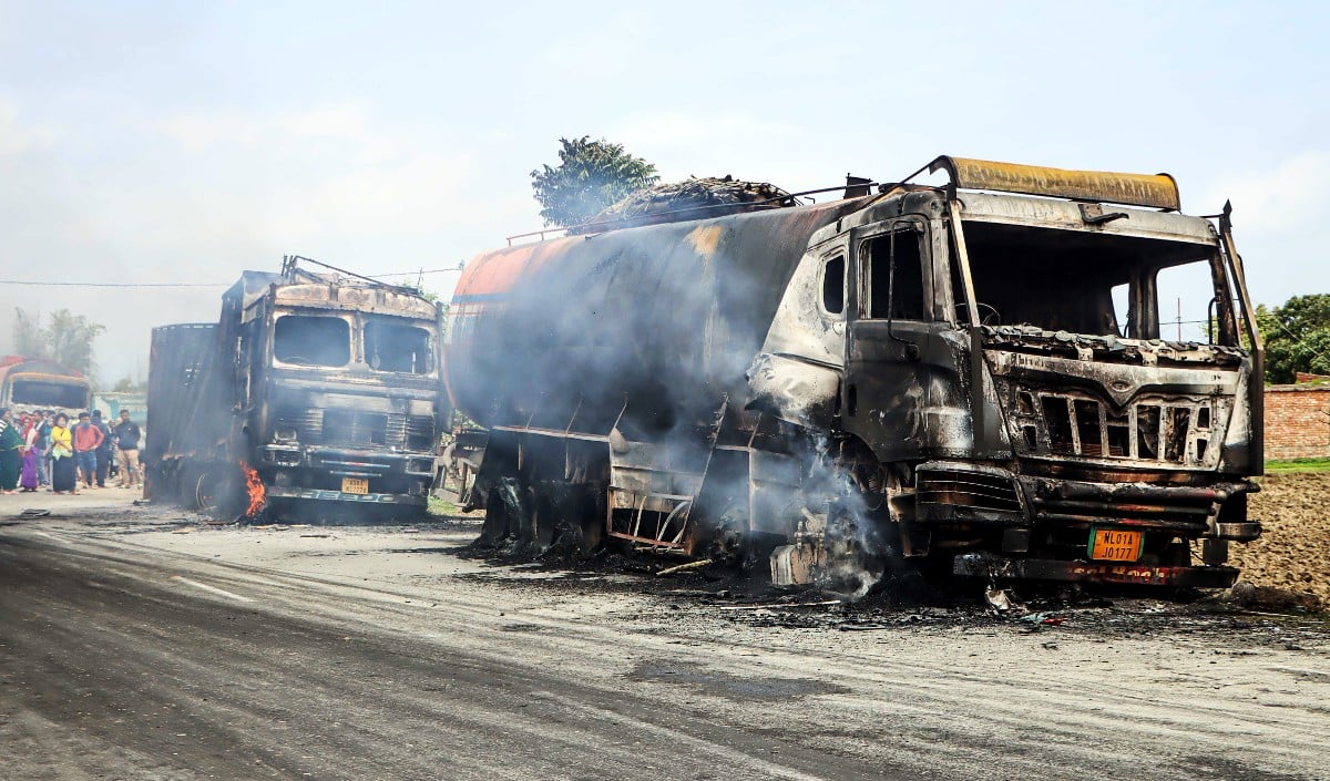 Manipur Tension : मणिपुर में तनाव बढ़ा, दो बच्चों की मौत के विरोध में उतरा जनसैलाब, कर्फ्यू का उल्लंघन कर निकाली गईं रैलियां