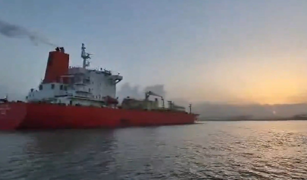 Middle East तनाव के बीच भारत की बड़ी कामयाबी, Hormuz जलडमरूमध्य पार कर मुंबई पहुंचा LPG टैंकर