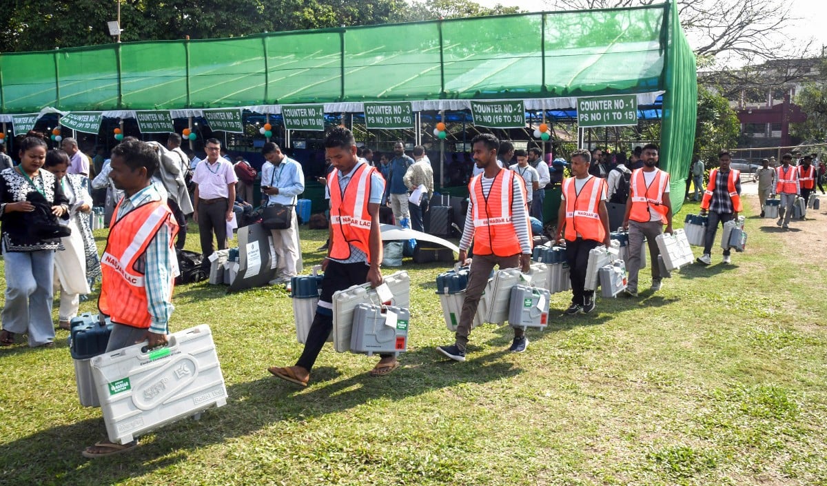 Assam, Kerala, Puducherry में Voting खत्म, EVM में कैद हुई दिग्गजों की किस्मत, 4 मई को फैसला