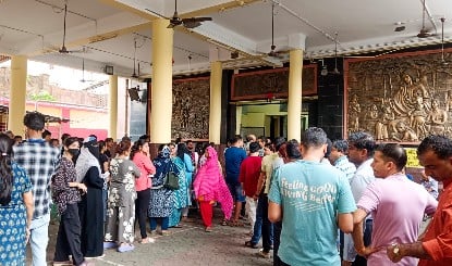 बंगाल चुनाव में जासूसी कांड? मतदाताओं की जेब में मिले कैमरे, 77 बूथों पर फिर से वोटिंग की आहट