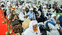 हज यात्रियों की जेब पर 'मिसाइल' अटैक! ईरान युद्ध के कारण बढ़ा किराया, हवाई किराए में 10 हजार की बढ़ोतरी पर विवाद