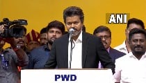 Tamil Nadu में Thalapathy Vijay बने CM, 5 दशक पुराने DMK-AIADMK युग का हुआ अंत