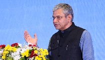 Ashwini Vaishnaw का बड़ा ऐलान: अब Flight से भी तेज दौड़ेंगी Indian Railways की ट्रेनें, कई रूट पर बदलेगा सफर Ashwini Vaishnaw का बड़ा ऐलान: अब Flight से भी तेज दौड़ेंगी Indian Railways की ट्रेनें, कई रूट पर बदलेगा सफर