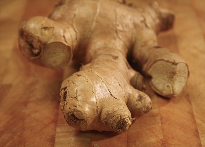 Ginger Storage Tips: Fridge, Foil या Vinegar? जानें Ginger को Fresh रखने के ये Viral Kitchen Hacks