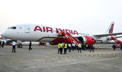 Air India पर दोहरी मार! महंगा Fuel और Pakistan का बंद एयरस्पेस, रोजाना 100 उड़ानें हुईं कम।