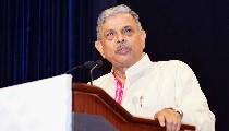 RSS के Dattatreya Hosabale का बड़ा बयान, Pakistan को जवाब दें, पर बातचीत का दरवाजा खुला रखें RSS के Dattatreya Hosabale का बड़ा बयान, Pakistan को जवाब दें, पर बातचीत का दरवाजा खुला रखें