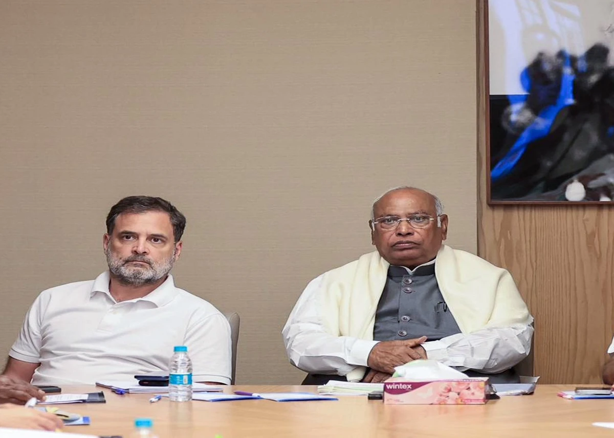 केरल में कौन बनेगा मुख्यमंत्री? Congress आलाकमान लेगा अंतिम फैसला, आज हो सकता है ऐलान
